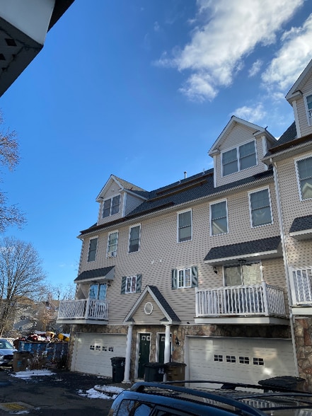 Building Photo - 107 Virgil St