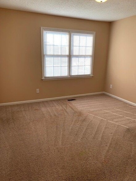 Building Photo - 3800 Sterling Pointe Dr