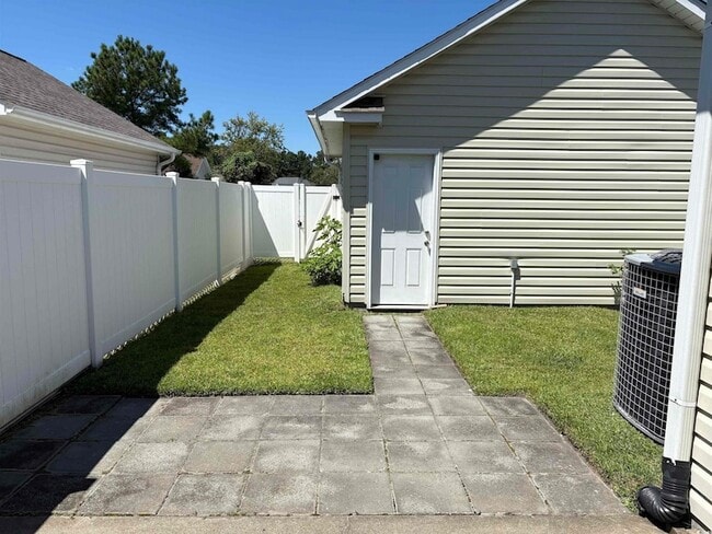Building Photo - 991 Wrigley Dr