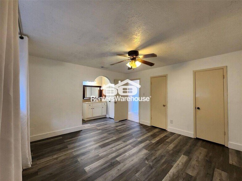Building Photo - 8327 Bird Run Dr