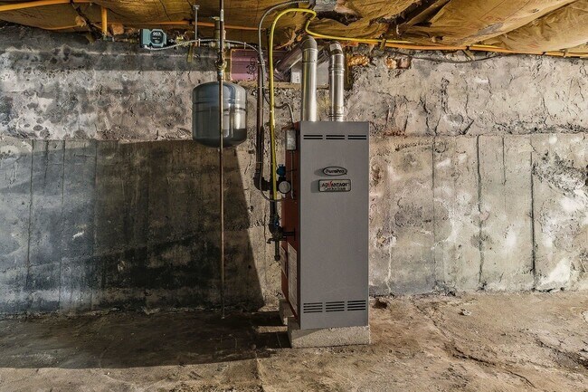 Building Photo - 72 Union St