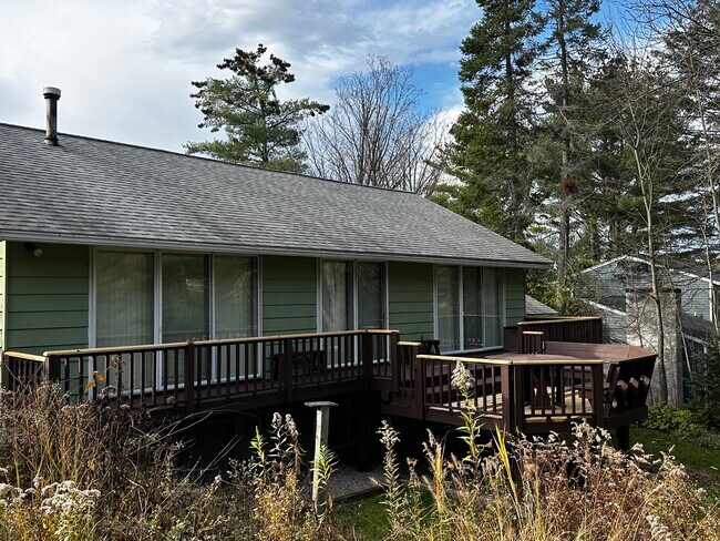 Building Photo - 7863 Russell Ln