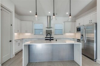 Building Photo - 2609 La Altura Ln