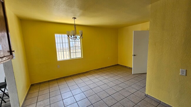 Building Photo - Available Now | 3 Bd 1 Ba Home in East Bak...