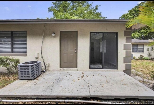 Building Photo - 4726 Summit Blvd