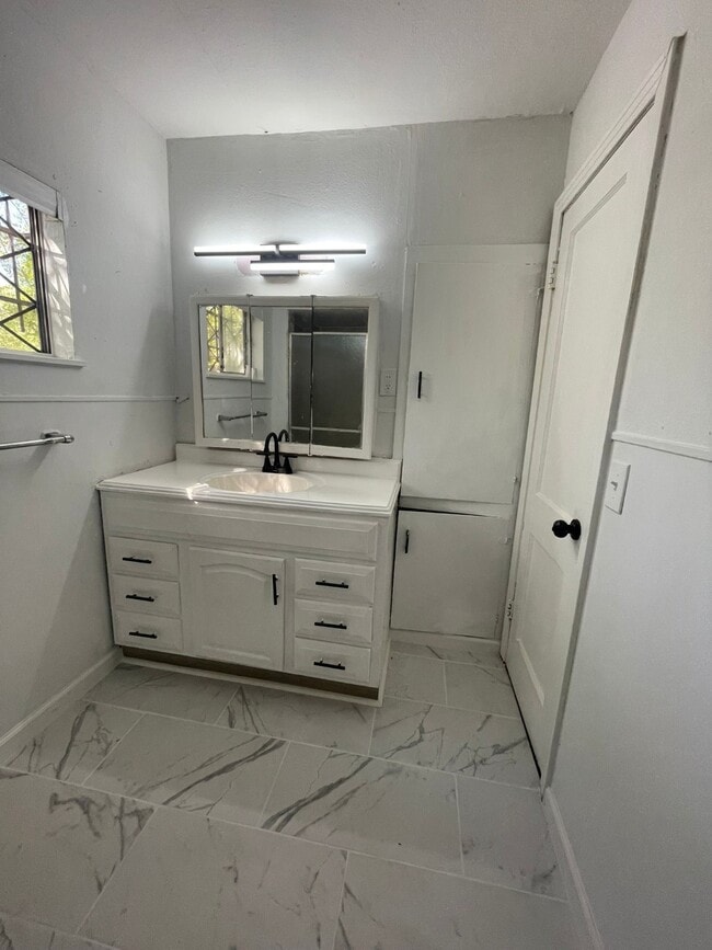 Building Photo - 7722 Darnay Dr