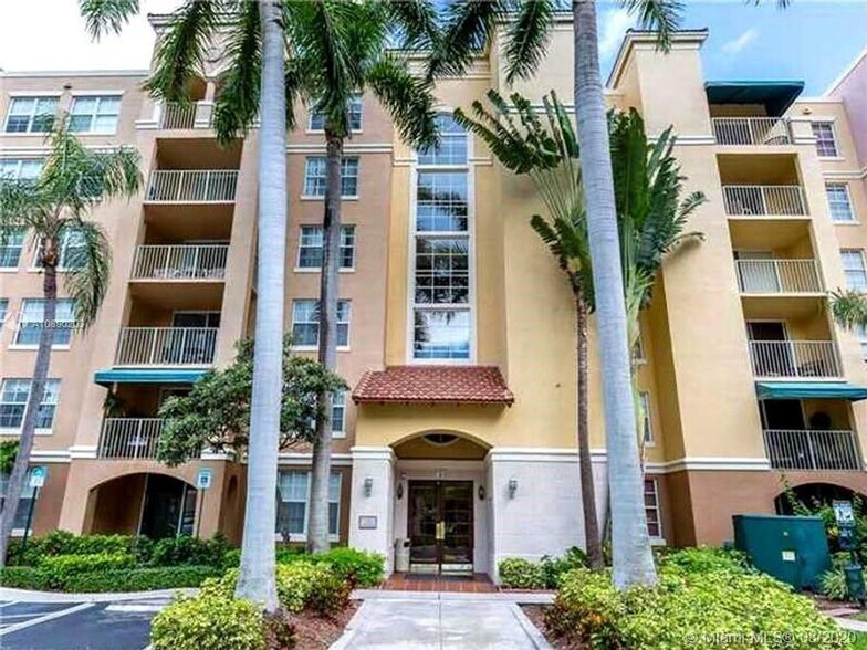 Building Photo - 19501 E Country Club Dr