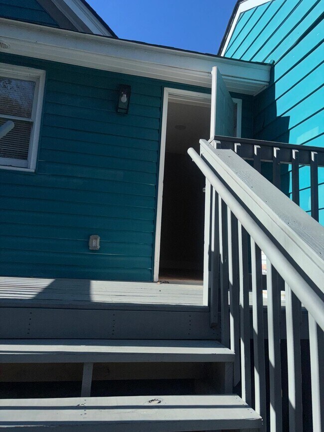 Building Photo - 1428 2nd St