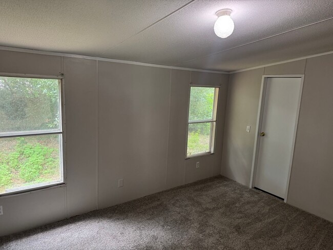 Building Photo - 5525 Mimosa St