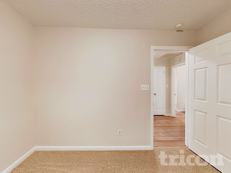 Building Photo - 5513 Southminster Ln