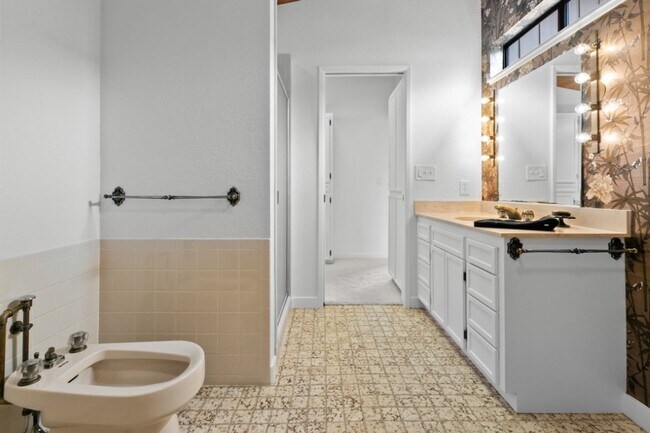 Building Photo - 4Bd/3Ba Seattle House