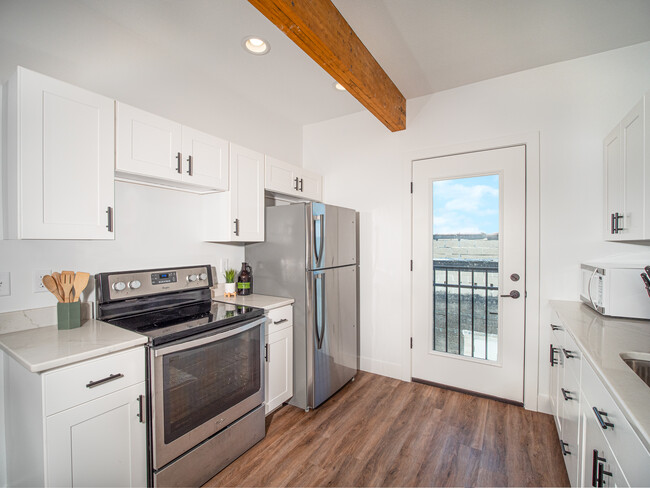 Kitchen - 807 SW Adams St