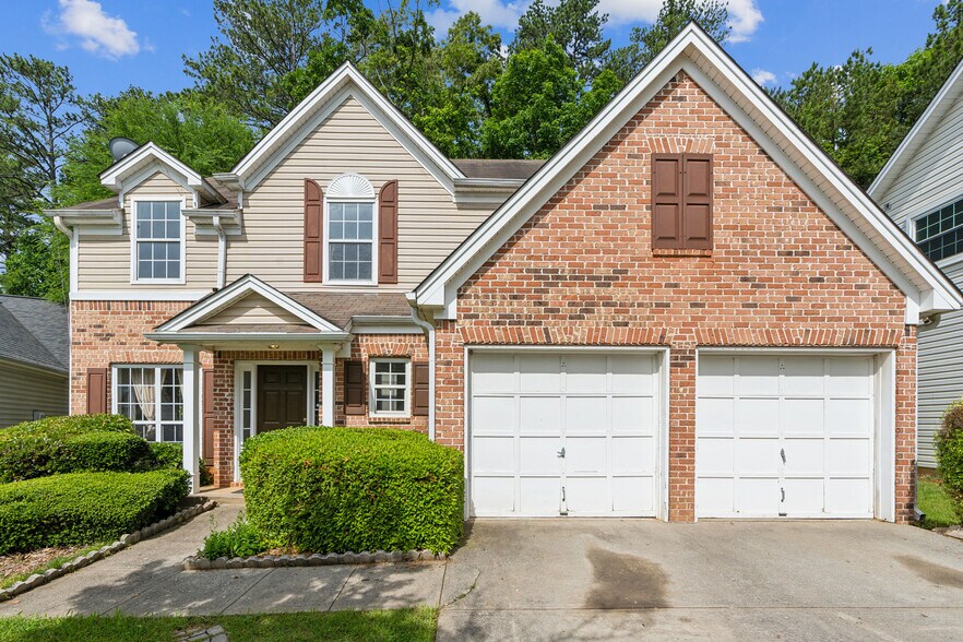 Primary Photo - 2453 Lakebrooke Dr