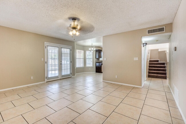 Building Photo - 900 Tecate Pl
