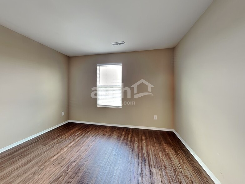 Building Photo - 353 Kerriann Ln