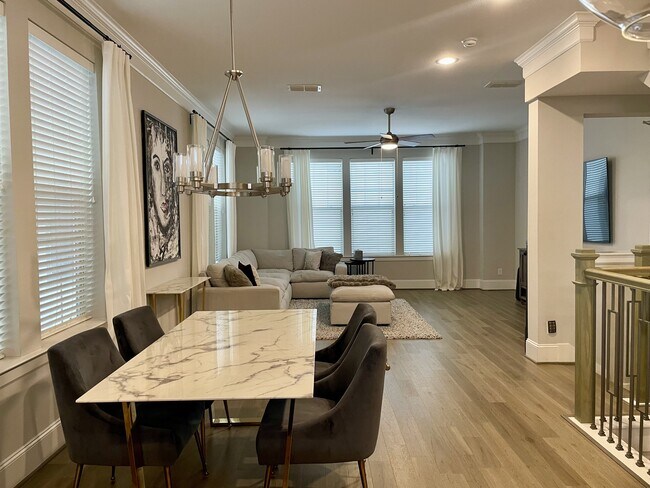 Building Photo - 6755 Highclere Manor Ln