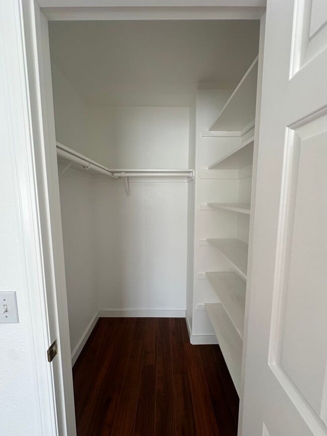 Building Photo - 5730 W Monte Verde Ct