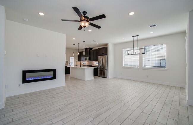 Building Photo - 15110 Dry Crk Jct Pl