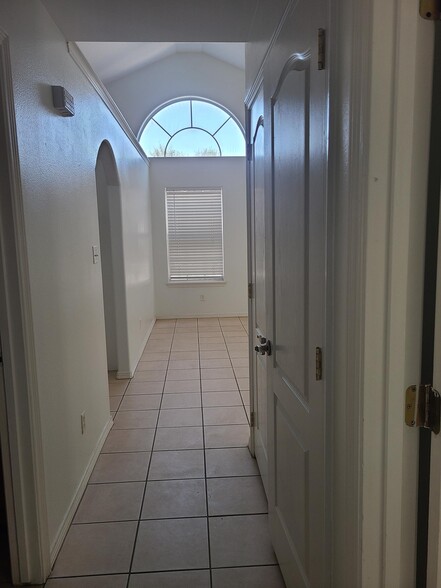 Building Photo - 1622 Orlando St