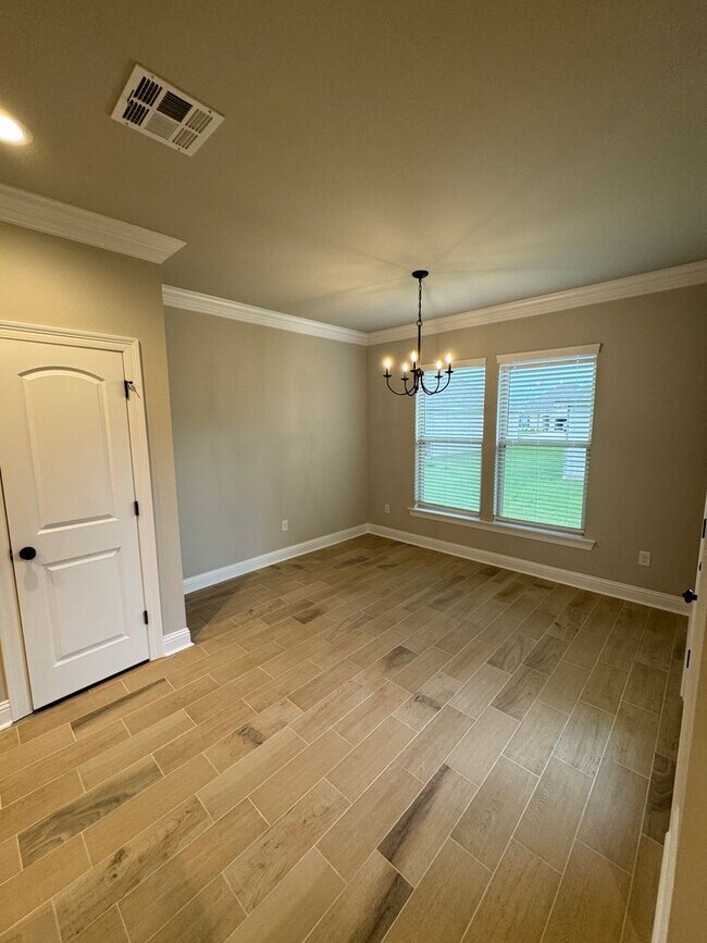 Building Photo - Like New Construction in Haughton...