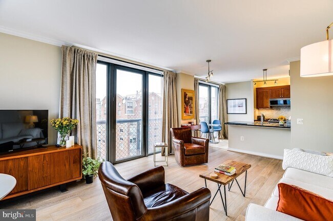 Building Photo - 631 D St NW