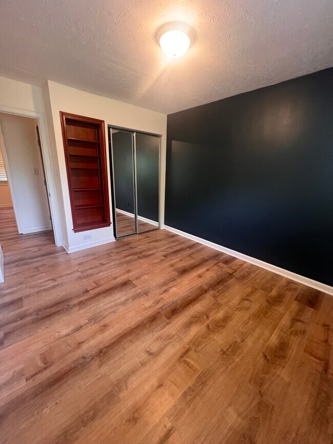 Building Photo - 802 Taper Ct