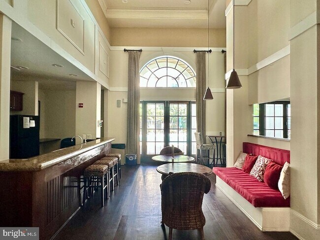 Building Photo - 2465 Army Navy Dr