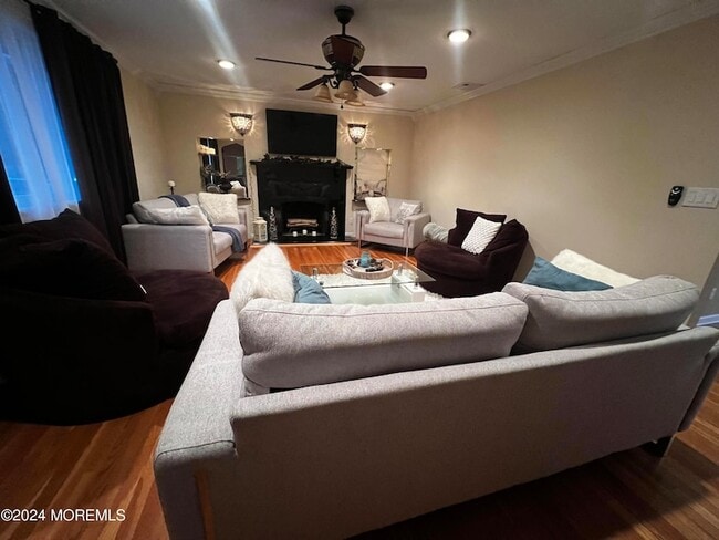 Building Photo - 499 W Park Ave