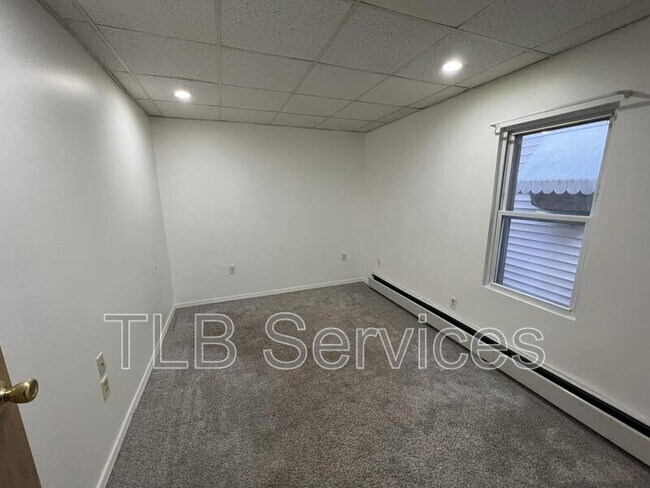 Building Photo - 221 3rd St