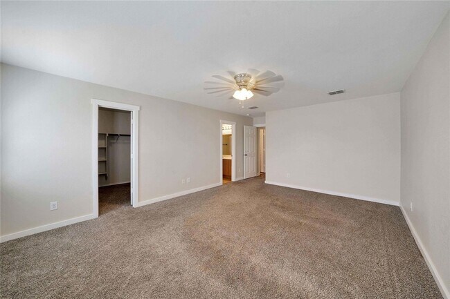 Building Photo - 716 Preston Dr