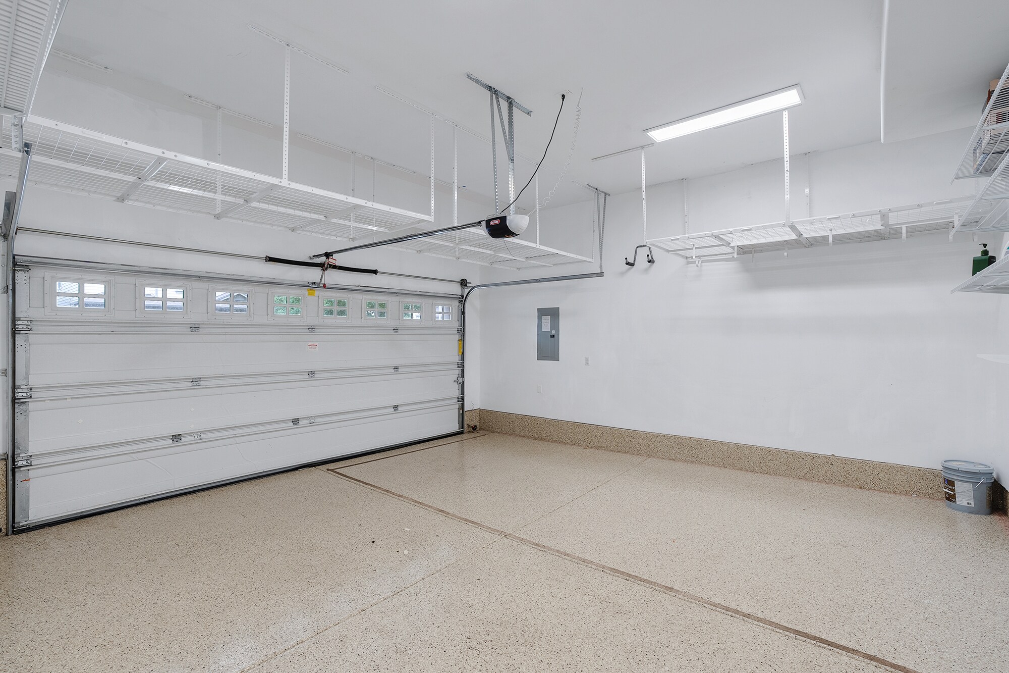 Building Photo - 28616 Greenway Dr