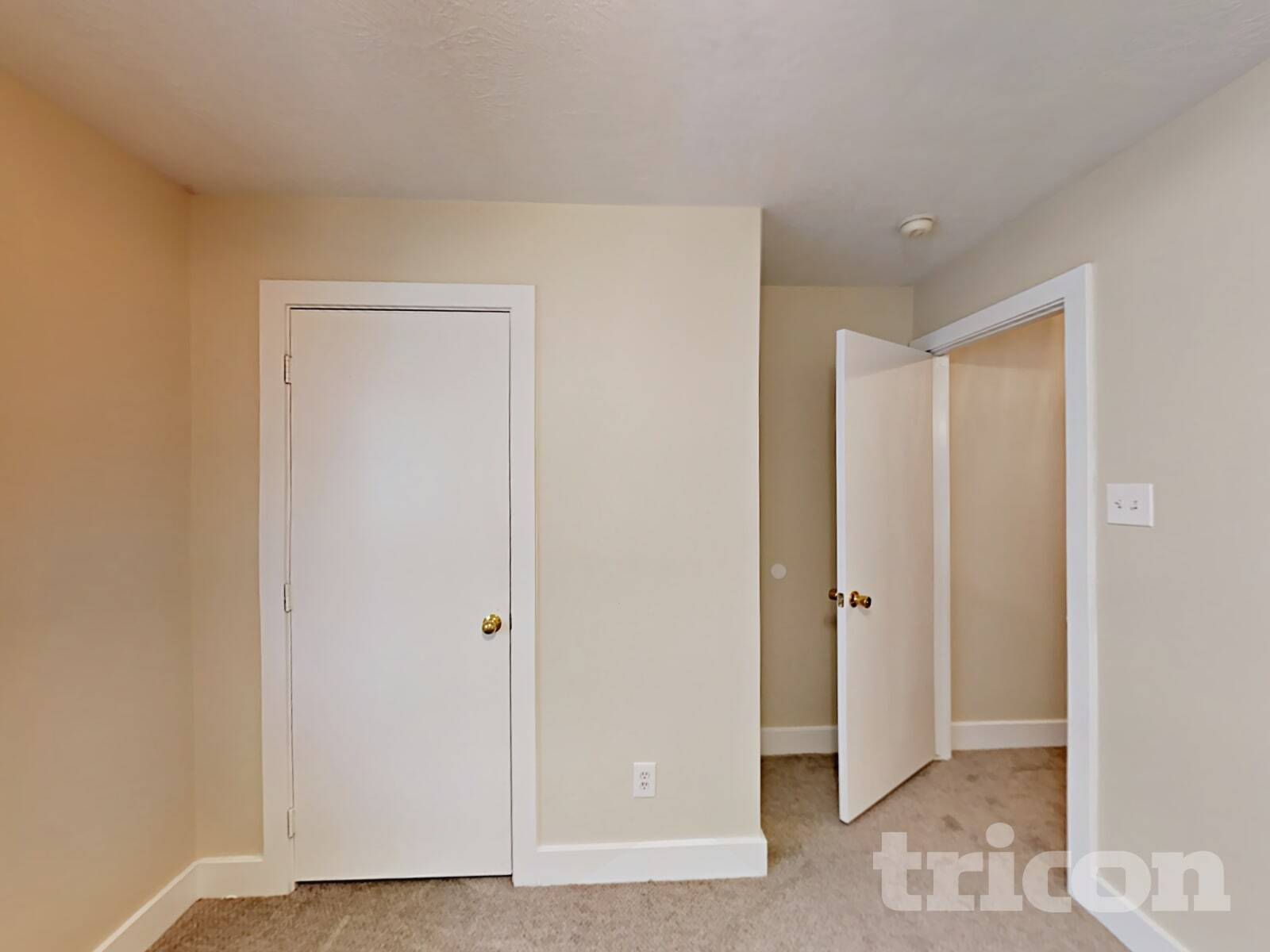 Building Photo - 18167 Woodsdale Ct