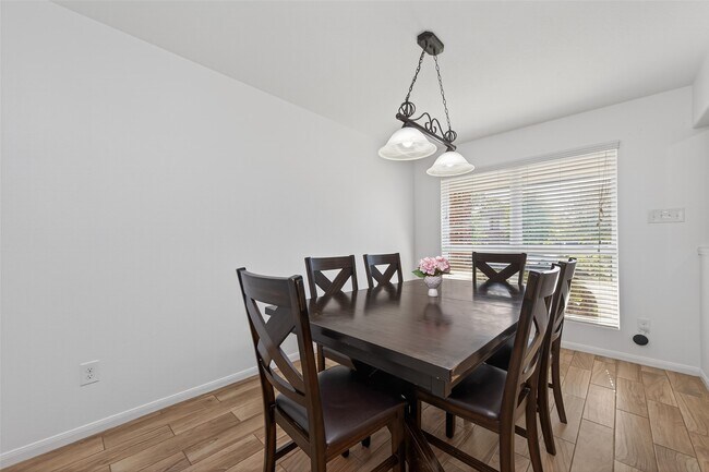 Building Photo - 9931 Chimney Swift Ln