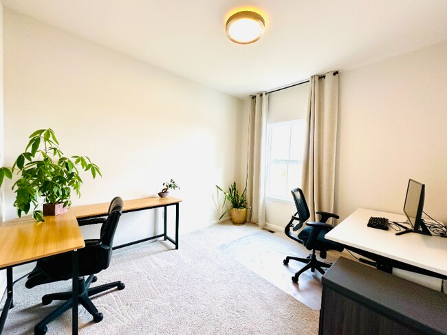 Building Photo - 4740 Canterbury Rd