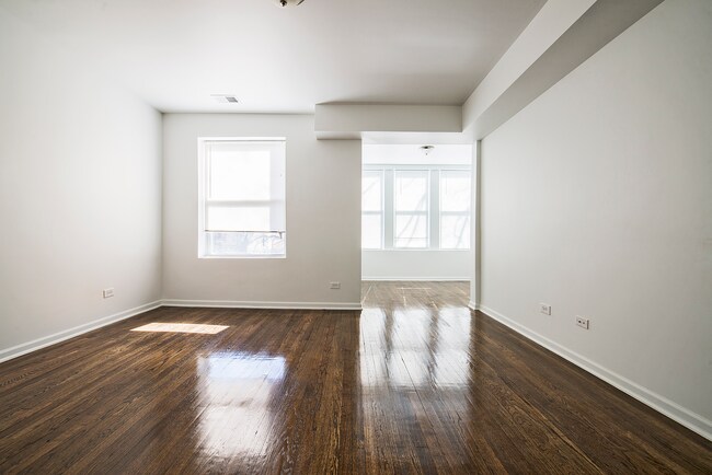Building Photo - 6715 S Dorchester