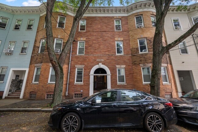 Building Photo - 18-20-20 Marcella St