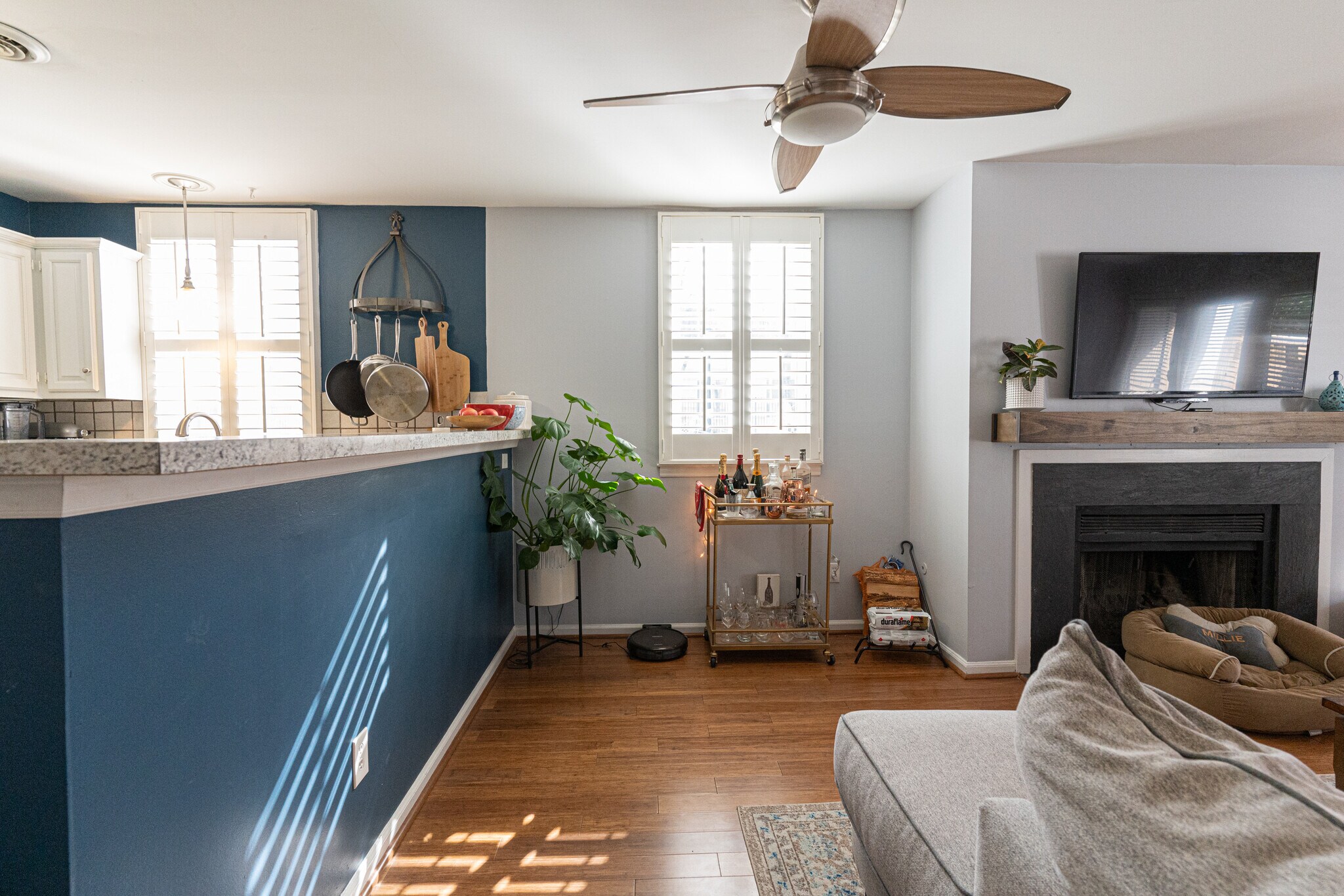 Kitchen/Bar Area - 244 S Cedar St