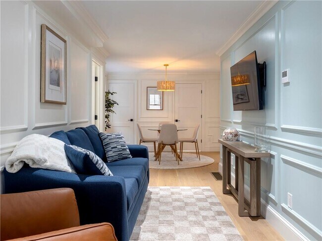 Building Photo - 7 Dearborn St