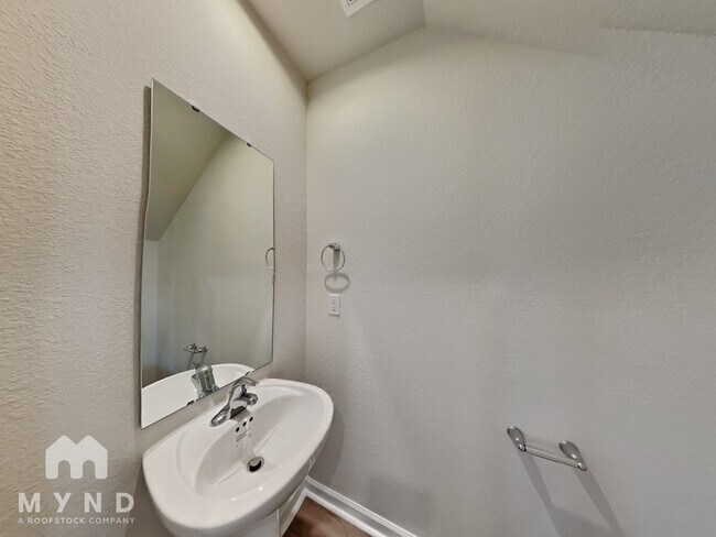 Building Photo - 14 New Villas St