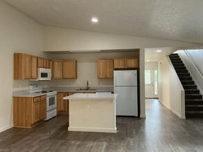 Building Photo - 16662 Shaw Pine Ct