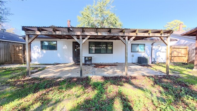 Building Photo - 2410 Goldspring Ln