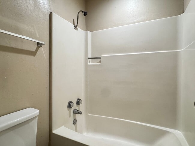 Building Photo - 4217 Aberdeen Dr