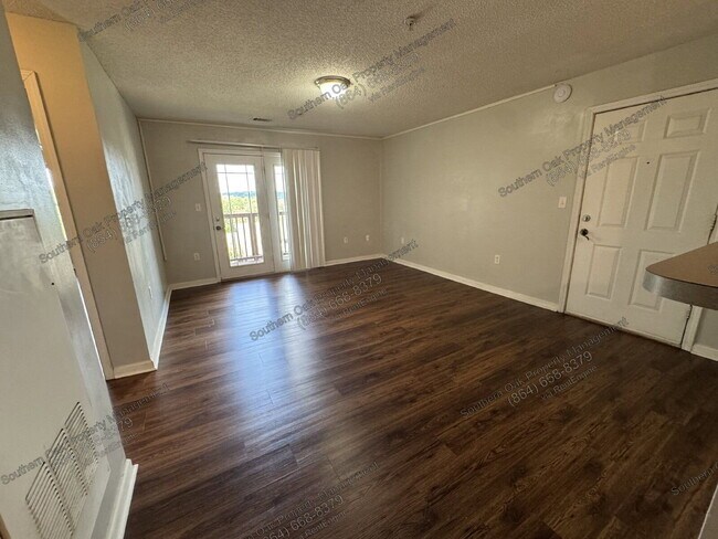 Building Photo - 1123 Harts Ridge Dr