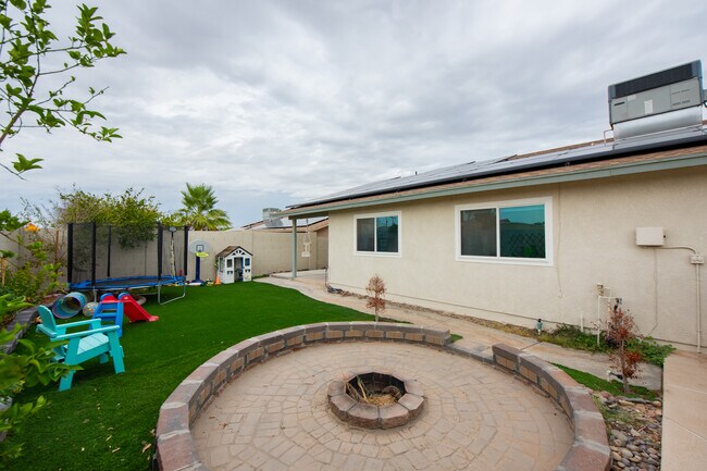 Building Photo - 11239 E 27th Pl