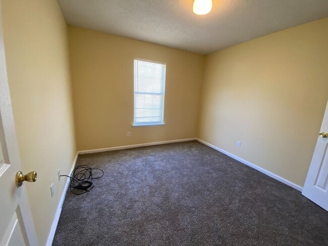 Building Photo - 3037 Ginny Dr