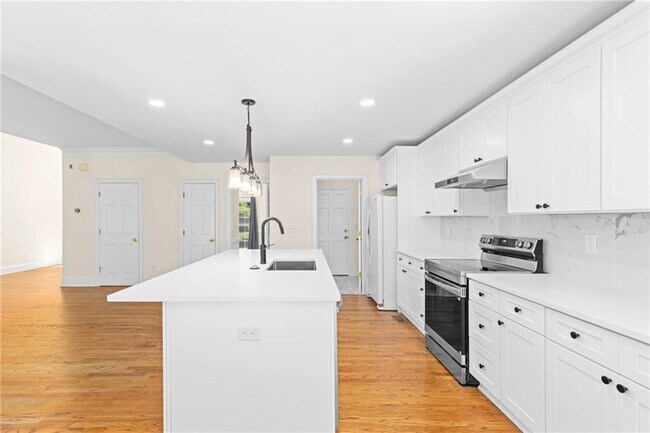 Building Photo - 5941 Wilbanks Dr