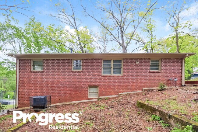 Building Photo - 1201 Monterey Dr