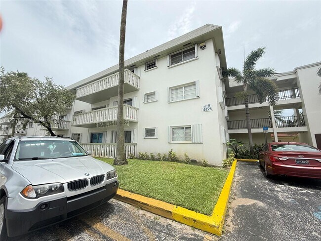 Building Photo - 15225 NE 6th Ave