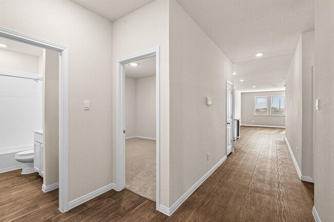 Building Photo - 111 Evergreen Sumac Lp