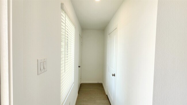 Building Photo - 3044 Dawn Sound Dr